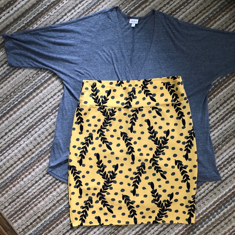 DECLUTTERING SALE: 2pc LuLaRoe Set + FREE TOP